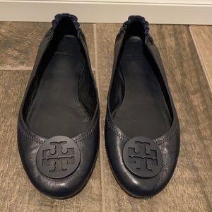 Tory Burch navy travel Minnie ballet flats; size 11